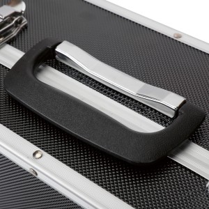 Detailaufnahme: LUX Fotokoffer AKV 160, Werkzeugkoffer mit Tragegriff und Aluminiumrahmen.