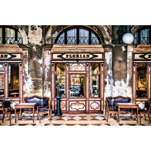 Komar Fototapete Vlies Florian, 368x248cm, mit Café-Motiv für Wandgestaltung.