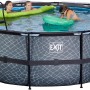 Grauer EXIT Stone Pool ø 427 mit Poolleiter und spielenden Kindern im Wasser.