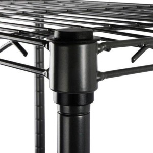 Detailaufnahme: Schwarzes KARAT Gitterregal Rocky, 5 Böden, 200 cm hoch. Fokus auf Regalpfosten und Gitterstruktur.