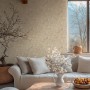 Wohnraum mit A.S. Création Vliestapete Floral in Creme, Braun, Weiß mit Metallic-Effekt.