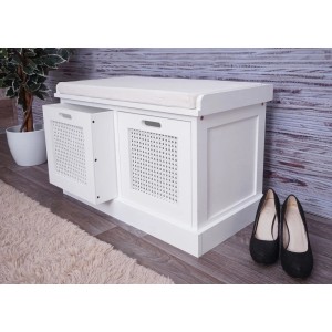 Weiße Garderobenbank mit creme-weißem Polster und zwei Aufbewahrungsboxen.