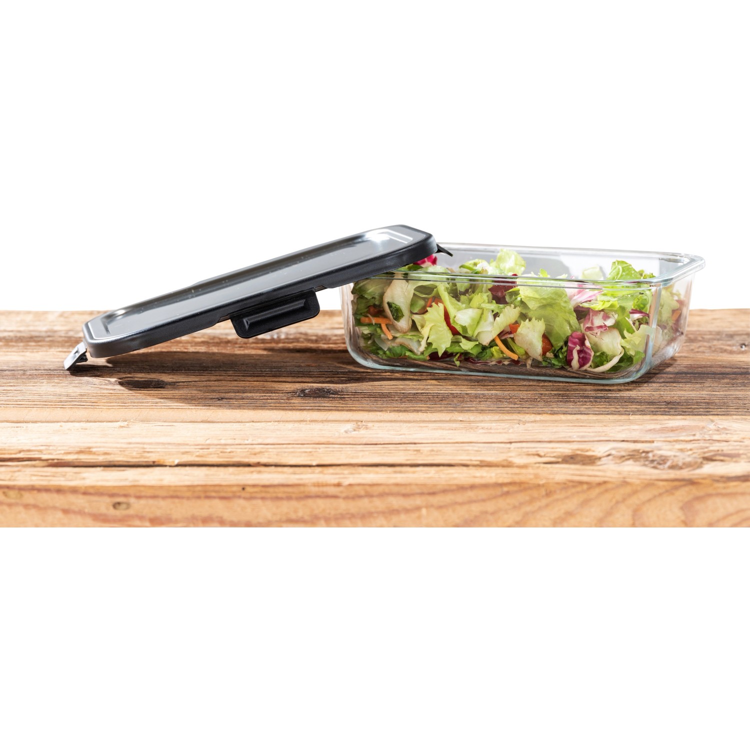 Wenko Glas Frischhaltedose Steel Black Outdoor Kitchen 1,5 l mit Salat auf Holz.