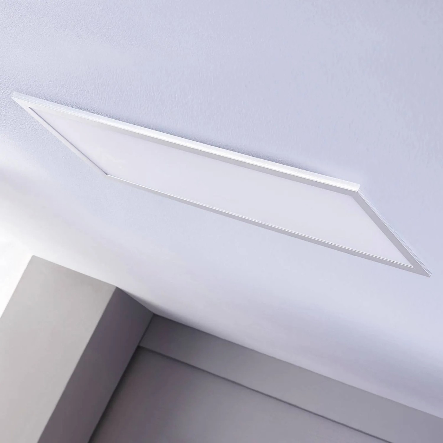 Modernes Lindby LED Panel Livel in Alu, dimmbar mit Leselampe, Küchenleuchte.