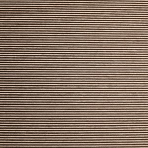 Halbtransparenter, kupferfarbener Flächenvorhang Manhattan mit feinen horizontalen Streifen.