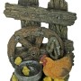 DELUKE Brunnen MARKUS: Gartendeko mit Huhn und Küken, braungraues Polyresin, 60,5x21x40cm.