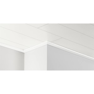 Weiße Parador Deckenleiste DAL 3 Esche Glänzend im Raum, Zubehör für Paneele.