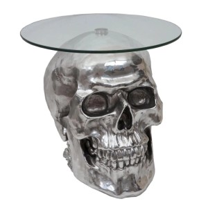 Silberner Totenkopf Beistelltisch aus Polyresin mit runder Glasplatte, ideal als Wohnzimmertisch.