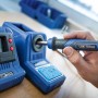 LUX-TOOLS Lötstation LST-60 (60 W) mit Zubehör und Hand, ideal für Elektronik und Modellbau.