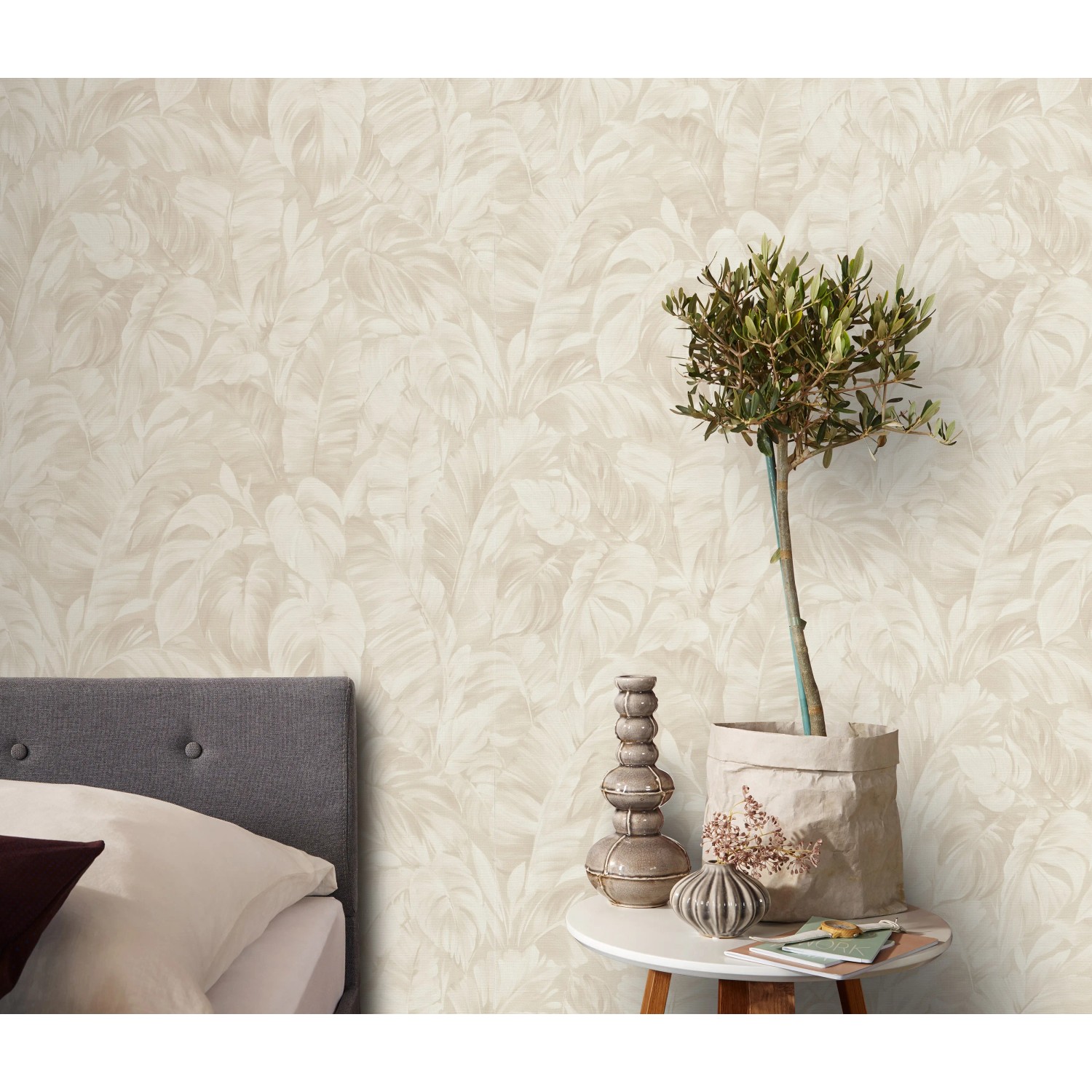 Beige Vliestapete Deliciosa von Erismann mit Blätter-Motiv, passend zur Kategorie Dekorative Tapeten.
