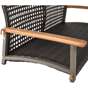 Detailaufnahme: Braune Garden Pleasure Hängebank Cuneo mit Holzarmlehnen und Stahlgestell.