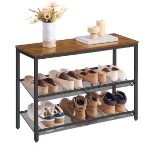 Braunes Vasagle Schuhregal mit 3 Ebenen und Schuhen. Schuhständer im Industrie-Stil.