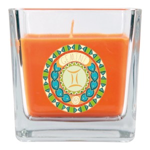 Duftkerze im Glas mit Sternzeichen Zwillinge und Honigmelonen-Duft für entspannte Stunden.