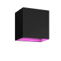 Schwarze Philips Hue Resonate LED-Außenleuchte mit farbigem Licht nach unten.