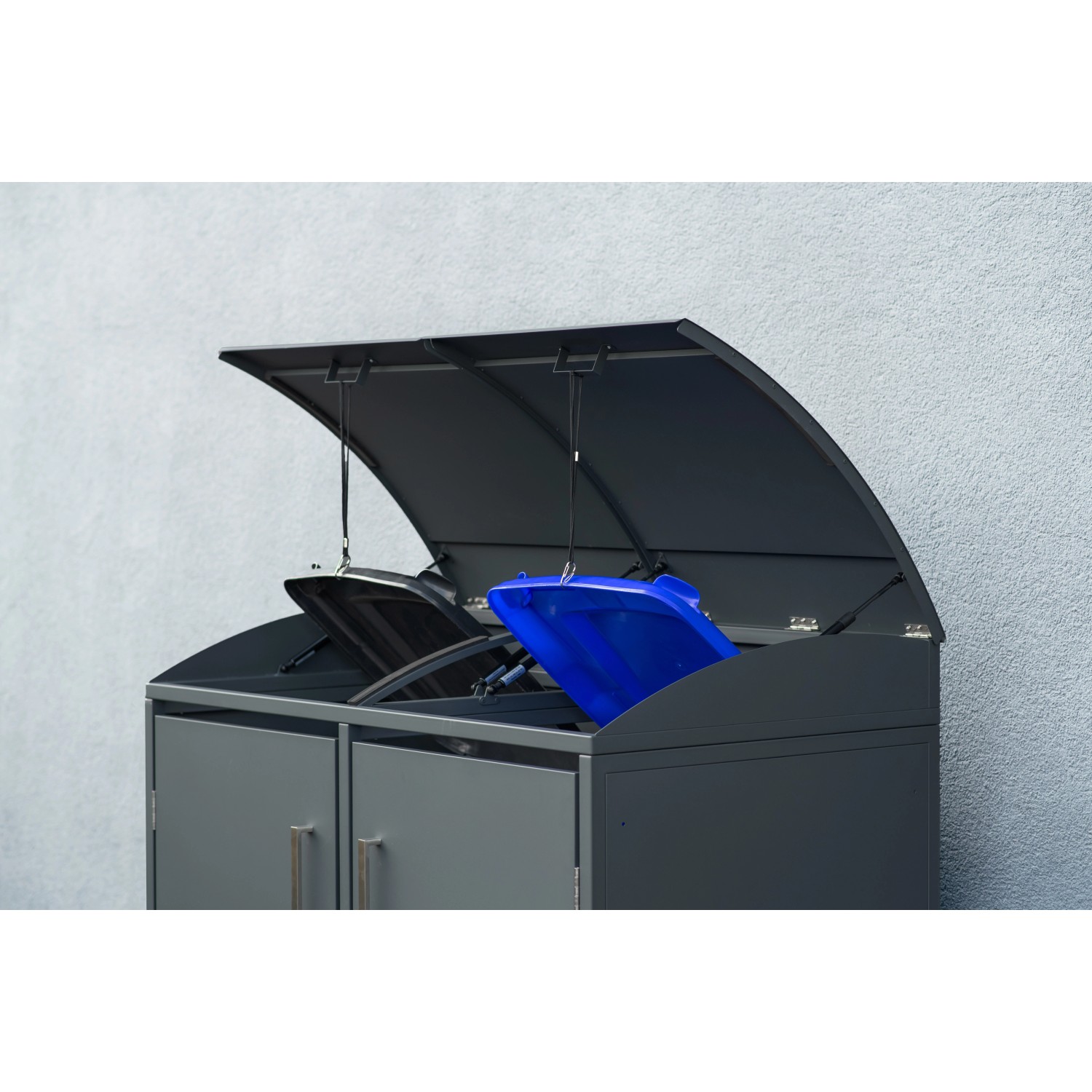 Westmann Mülltonnenbox Moderna für 2 Tonnen (je 240 l) in Anthrazit, mit geöffnetem Deckel.