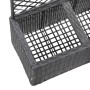 Detailansicht des schwarzen vidaXL Hochbeets mit Rankgitter und zwei Pflanztöpfen aus Polyrattan.