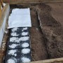 WaterUps System im Hochbeet mit Perlit. Zubehör für optimierte Bewässerung.