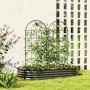 Outsunny Rankgitter A-Form aus Stahl mit Kletterpflanzen und Blumen im Beet.