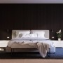 Schlafzimmer mit Akustikpaneel Wandverkleidung Eiche geräuchert, für besseren Raumklang.