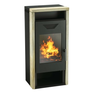 Wamsler LOGI-W Kaminofen, 8 kW, Sandstein-Verkleidung, schwarz. Küchenofen mit Flammen.