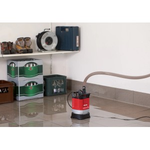 Al-Ko Tauchpumpe SUB 13.000 DS Premium beim Abpumpen von Wasser. Elektro-Pumpe für Haus & Garten.