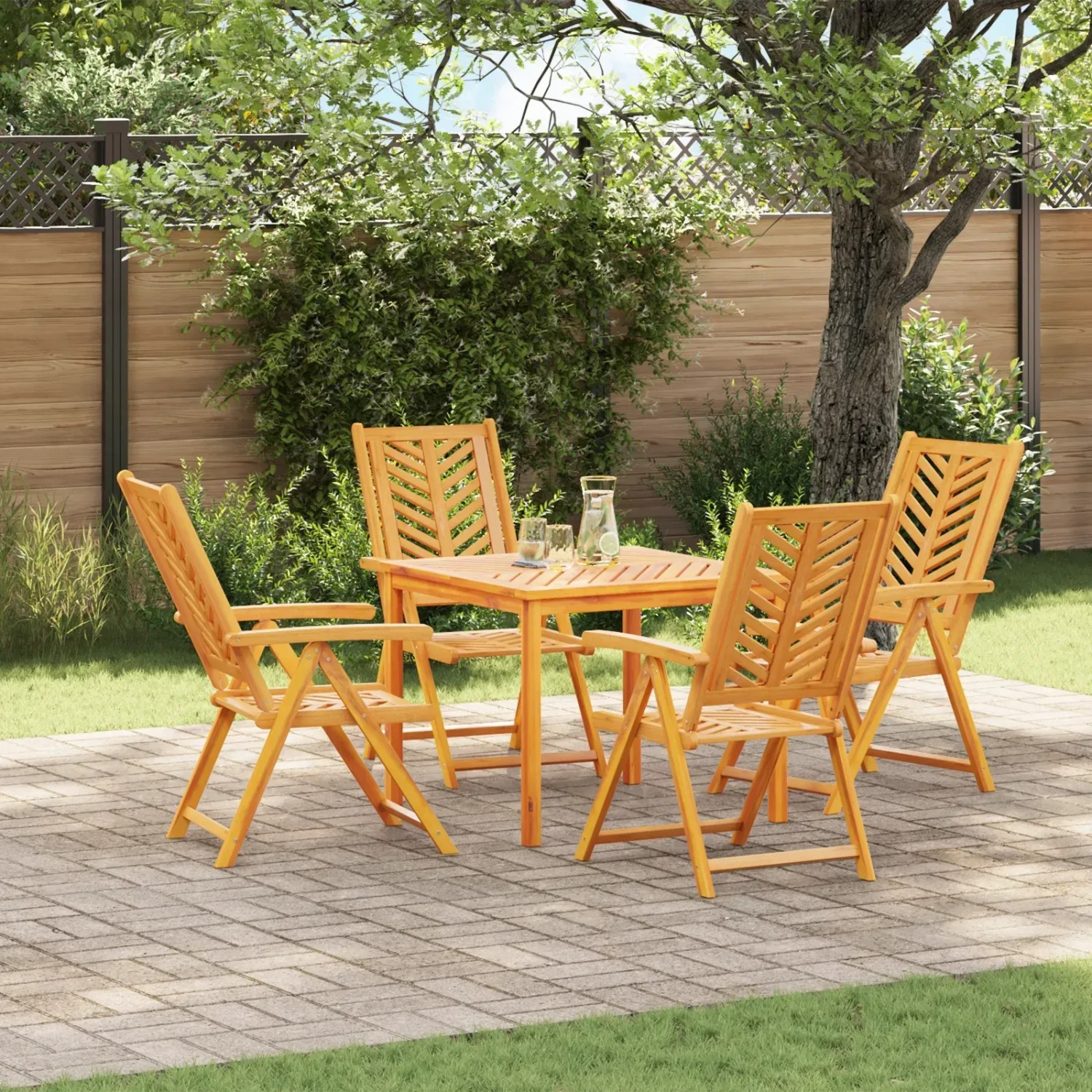 4 verstellbare Gartenstühle aus Akazienholz von vidaXL. Braun, mit Armlehnen und Blattmuster.