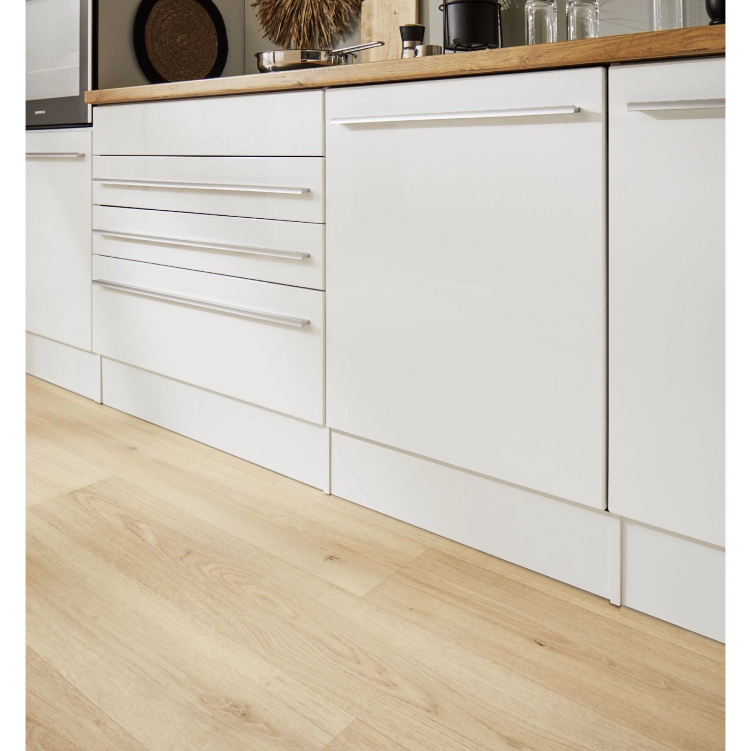 Respekta Küchen-Doppelblock Gabriel, 320 cm breit, weiße Fronten mit Edelstahlgriffen.