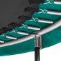 Detailaufnahme: Grüne Randabdeckung, Federn und Sprungtuch des Salta Trampolin Comfort Edition.