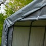 Detailansicht: Graue ShelterLogic Garage-in-a-Box, Plane und Stahlrahmen im Fokus.