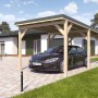 Holzbrüder Einzelcarport Ralf Natur mit dornengrünem Blechdach und Auto im Hof.