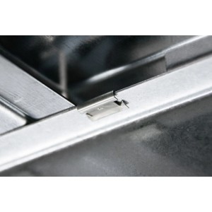 Detailaufnahme Stecksystem Schulte Schwerlastregal, verzinkt, für einfache Montage der Regalböden.