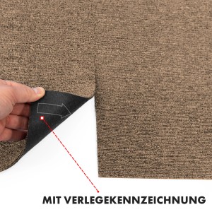 Hellbraune KARAT Teppichfliese Moscow, 50x50 cm, mit angehobener Ecke zur Ansicht der Rückseite.