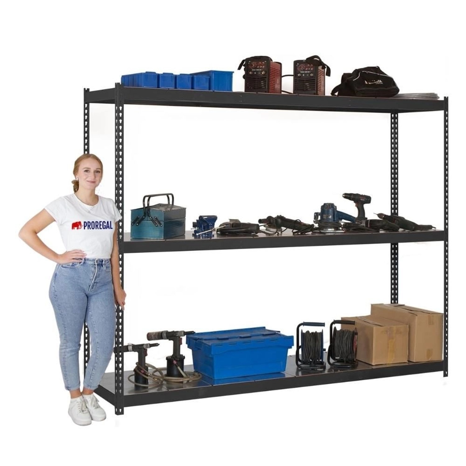 Anthrazitfarbenes PROREGAL Schwerlastregal Metal Beast Three mit Werkzeugen und Lagerboxen.