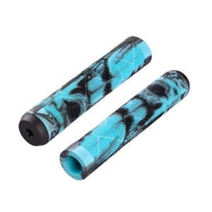 Force BMX Griffe, 145mm, Gummi, schwarz-blau gemustert für Lenkerzubehör.