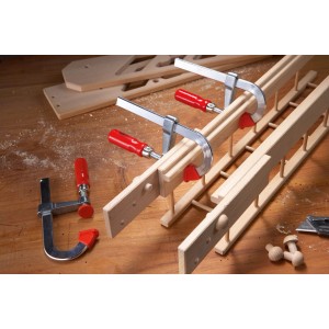 Bessey Leicht-Schraubzwingen LMU15/5 in U-Form beim Verleimen von Holz.