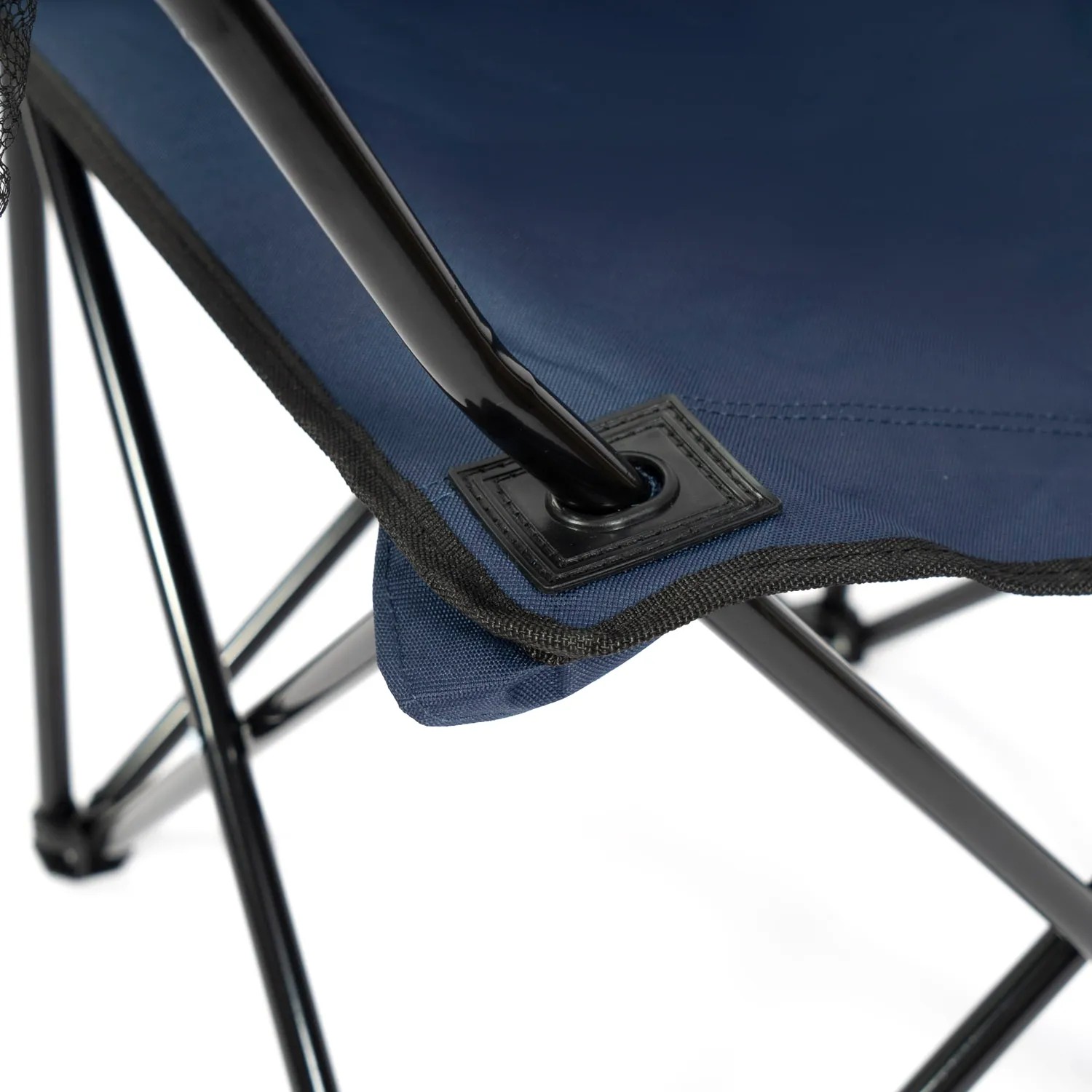 Detailansicht: Blauer 24Move Campingstuhl mit schwarzem Gestell.