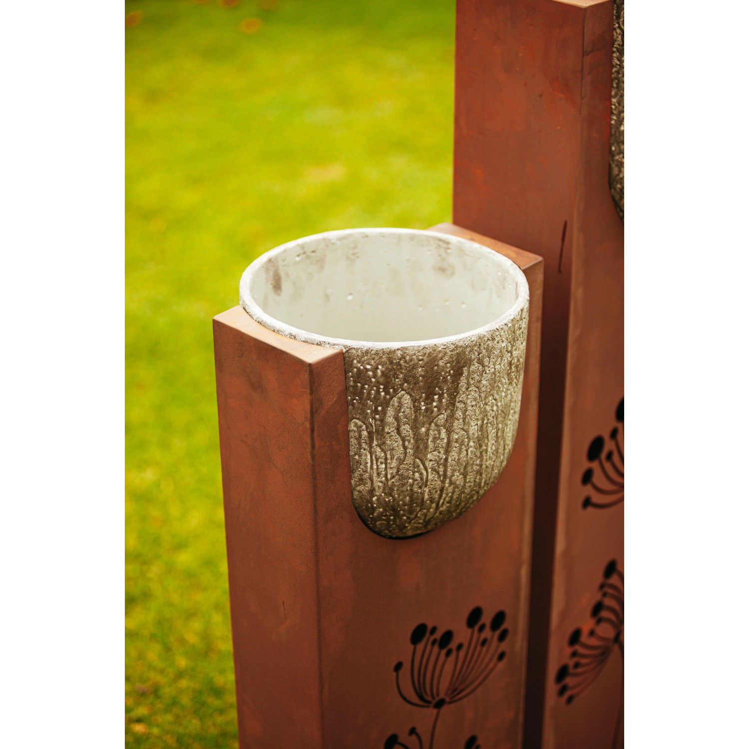 Ferrum Art Design Säulen-Set Stone in Rostoptik mit bepflanzbarem Kalkbetontopf, Gartendekoration.