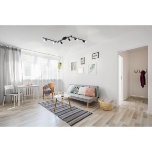 Schwarzer, 6-flammiger Eglo Spot Buzz-LED im Wohnraum. Die Spotköpfe sind schwenkbar.