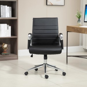 Schwarzer Svita Office Comfort Bürostuhl mit Kunstlederbezug und silbernem Fußkreuz.