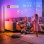 Schwarze Tectake LED Stehlampe Spectra mit Farbwechsel im Wohnzimmer mit spielendem Kind.