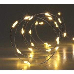 Silberdraht-Lichterkette mit 80 warmweißen LEDs für den Außenbereich.