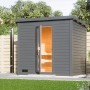 Karibu Saunahaus Arvi 3 in Terragrau mit geöffneter Glastür und Außendusche im Garten.