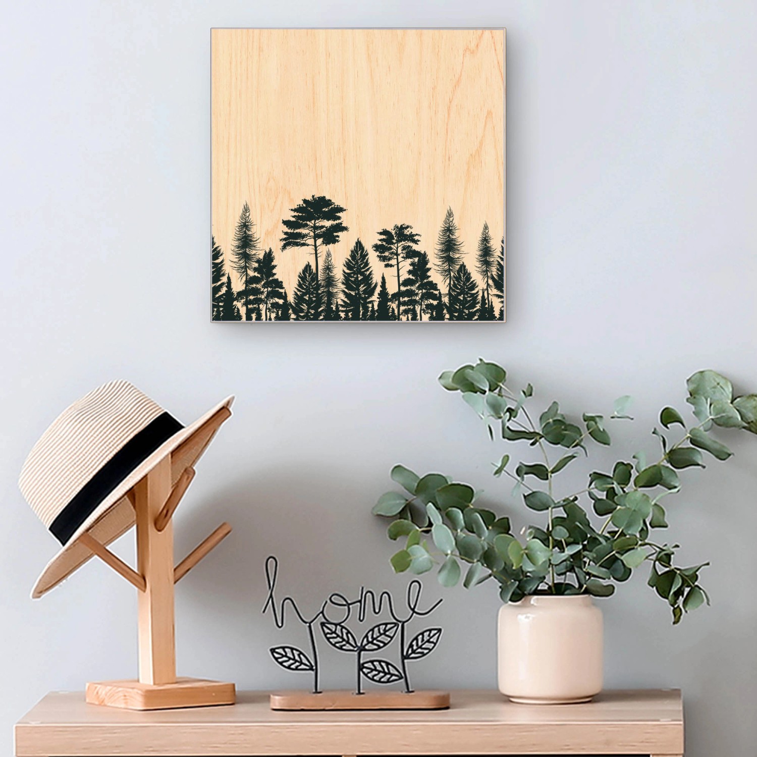 Banjado Schlüsselkasten aus Holz (30x30cm) in Schwarz mit Waldsilhouette und 50 Haken zur Schlüsselaufbewahrung.