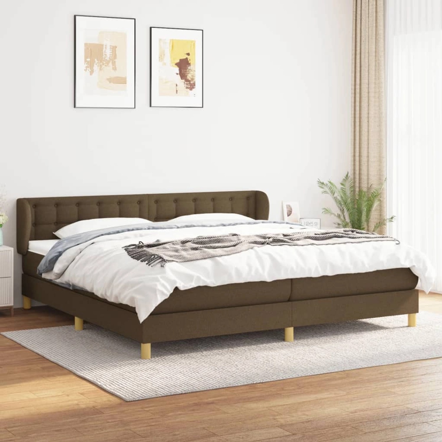 Dunkelbraunes vidaXL Boxspringbett 200x200 cm mit Matratze und Kopfteil im Schlafzimmer.