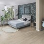 Schlafzimmer mit Erismann Vliestapete Casual Chic Wellen Stormy Blau an der Wand.