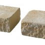 Zwei Vigneto Mauersteine in Sandsteingelb, 24x18x12 cm, für vielseitige Gartengestaltung.