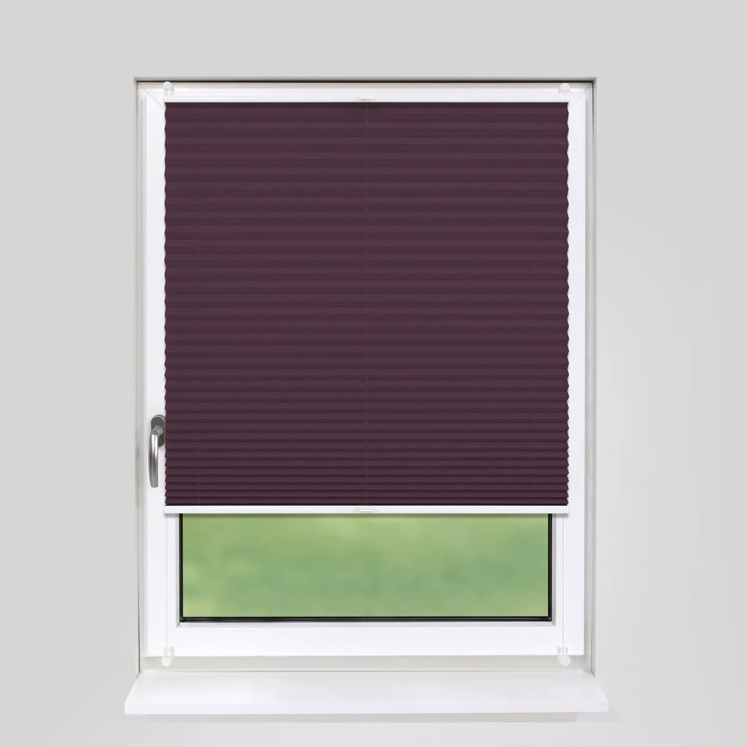 Violettes Deco-Raum Plissee Basic 95x210cm am Fenster, blickdicht und ohne Bohren montiert.