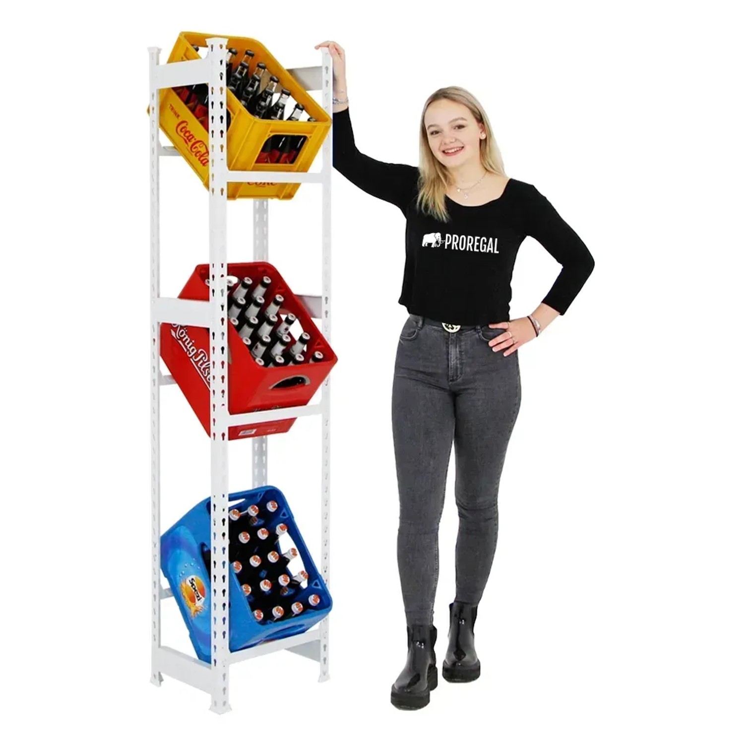 Weißes PROREGAL Getränkekistenregal Big Camel mit 3 Ebenen und bunten Getränkekisten.