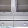 Detailaufnahme: Champagnerfarbener Sojag Pavillon Striano, Aluminiumkonstruktion mit Stahldach.