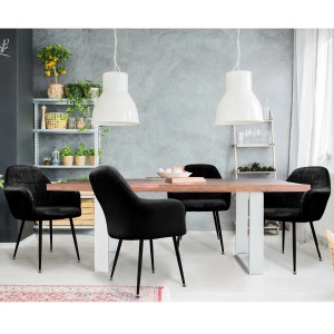 2er Set schwarze Samt Esszimmerstühle von ECD Germany am Esstisch.